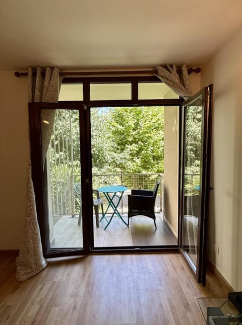 Big Apartement 20 min from beach Apartment in Nice