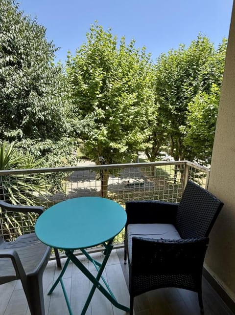 Big Apartement 20 min from beach Apartment in Nice