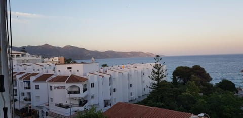 Mountain view, Sea view