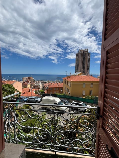 Appartement balcon de Monaco Apartment in Avenue du Carnier