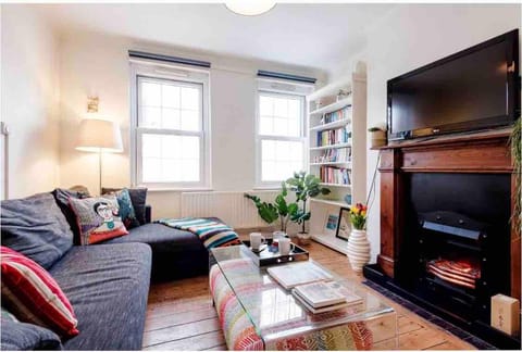 TV and multimedia, Living room, Evening entertainment