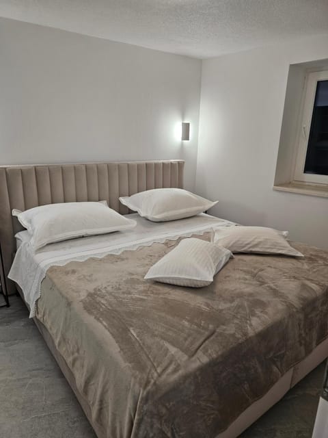 Betina apartments with parking space near the beach Apartment in Murter