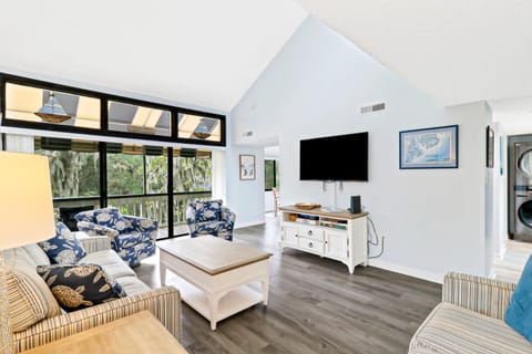 Relax in Style Walk to Beach from Treetops Villa Villa in South Forest Beach