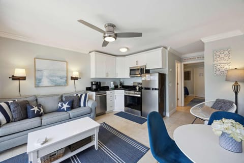 Coastal Breezes & Ocean Views Seaside Hilton Head Villa Villa in South Forest Beach