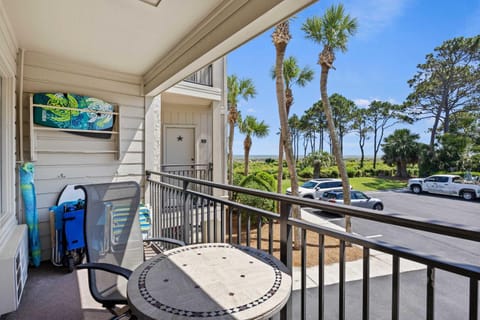 Coastal Breezes & Ocean Views Seaside Hilton Head Villa Villa in South Forest Beach