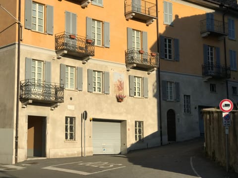 Property building, Street view