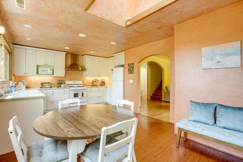 Near Golf, Trails and Parks Lush Pinole Retreat House in Hercules