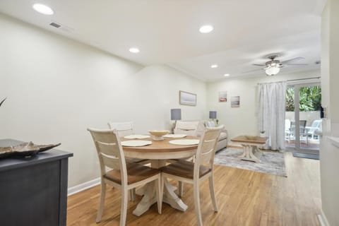 Beachy & Beautiful Renovated Villa Just Steps from the Ocean Villa in South Forest Beach