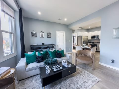 Kitchen or kitchenette, Living room, Seating area, Dining area, Dinner, Dinner, stove, kitchen, kitchen