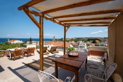 Patio, Day, View (from property/room), Balcony/Terrace, Seating area, Dining area, Sea view