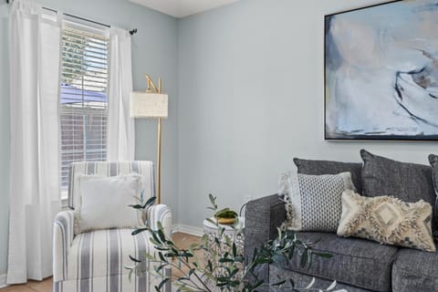 Wavy Whale by Travel Life Vacations House in Miramar Beach