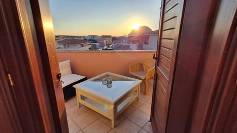 View (from property/room), Balcony/Terrace, Sunrise, Sunset