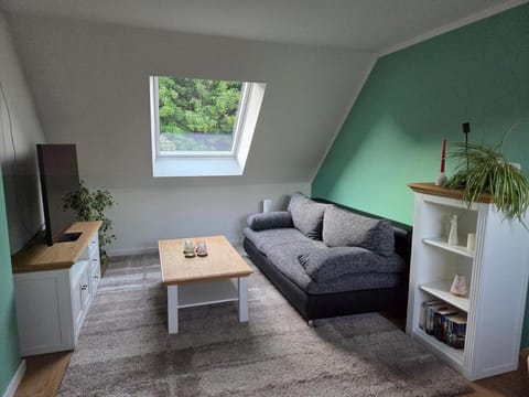 Communal lounge/ TV room, TV and multimedia, Living room, Seating area, Evening entertainment