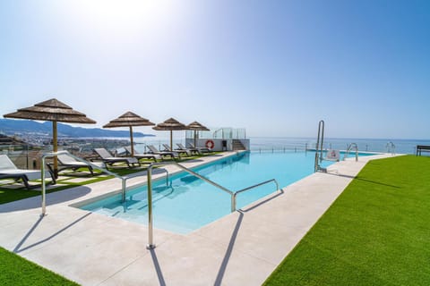 Sea view, Swimming pool, sunbed