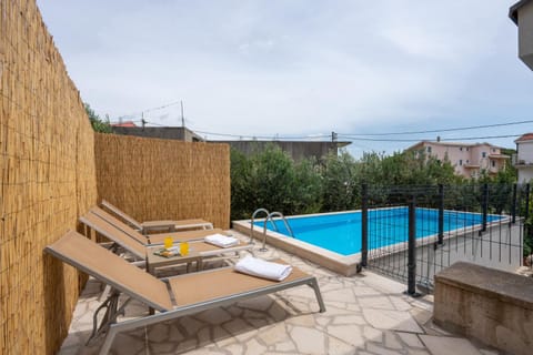 Apartman s bazenom Iva Apartment in Neum