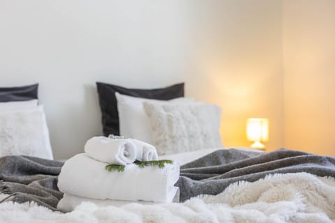 Arctic Snow Lake Lodge Apartment in Rovaniemi