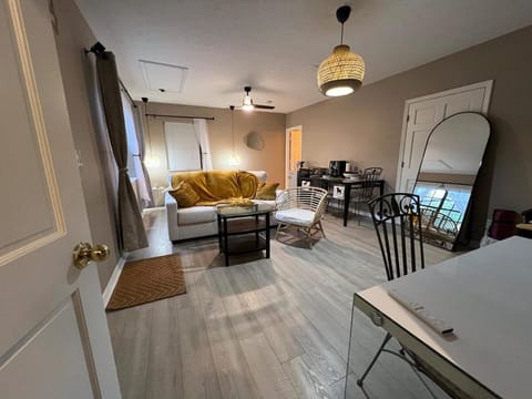 Tulum in Tampa - Guest Suite Apartment in Riverview