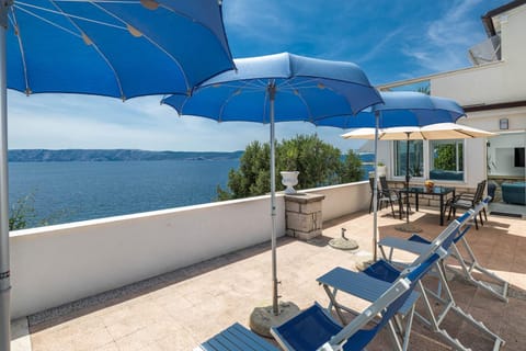 View (from property/room), Balcony/Terrace, Sea view, sunbed