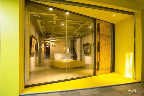 Facade/entrance, Internal: Not applicable to any particular room
