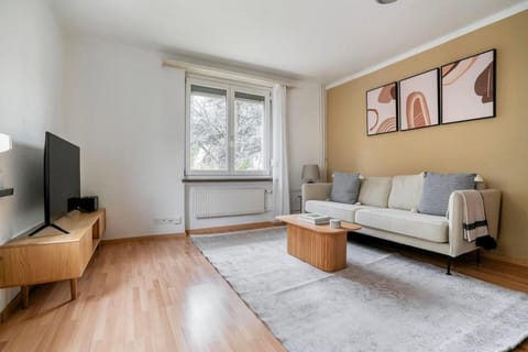 Olive Suite Zürich - 90 qm, 3 Schlafzimmer, Balkon & moderne Küche Apartment in Zurich City