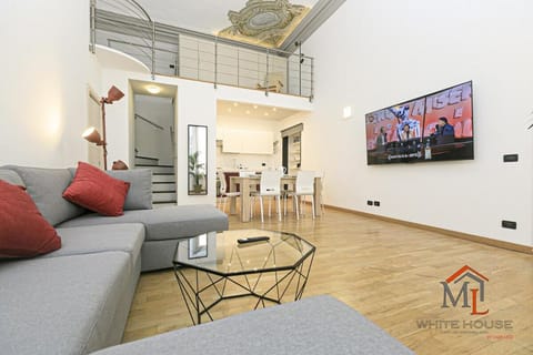 TV and multimedia, Living room, Seating area, Dining area, Evening entertainment