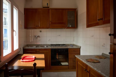 Kitchen or kitchenette, oven