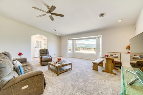 Steps to Clear Lake Hot Tub Haven in NorCal! House in Lakeport