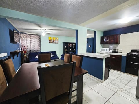 Kitchen or kitchenette, Seating area, Dining area