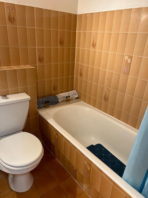 Deux pièces au centre-ville proche des plages et centres commerciaux Apartment in Nice