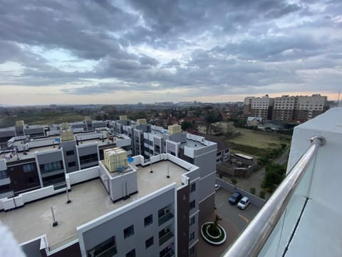 Property building, Neighbourhood, Bird's eye view, City view, Street view, Parking