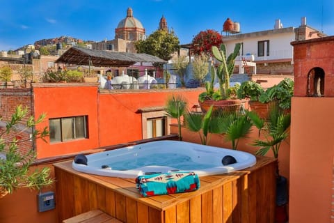 Hot Tub, Swimming pool