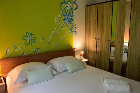 Bed, Decorative detail