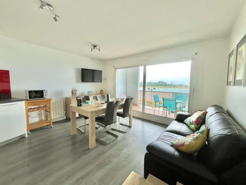 Étel - Appartement 3 pièces lumineux avec balcon et parking privé - FR-1-479-232 Apartment in Étel