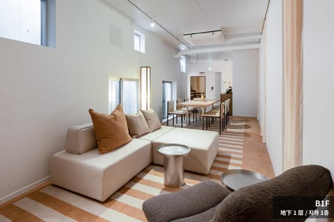 Living room, Dining area
