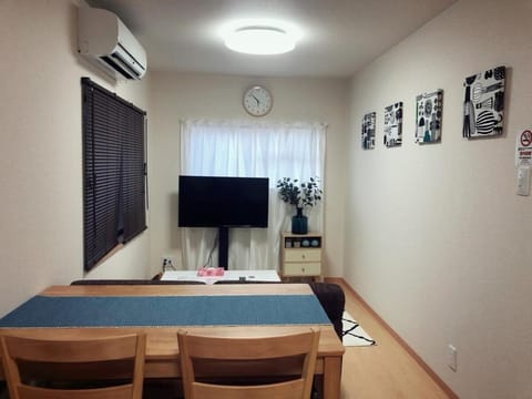 TV and multimedia, Dining area, air conditioner
