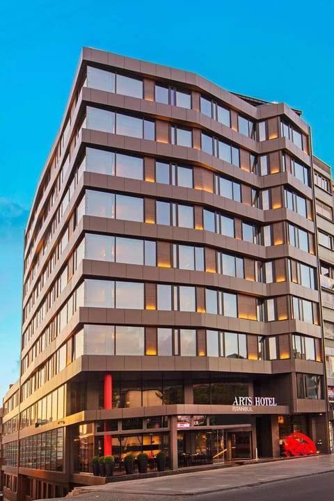 Property building, Facade/entrance
