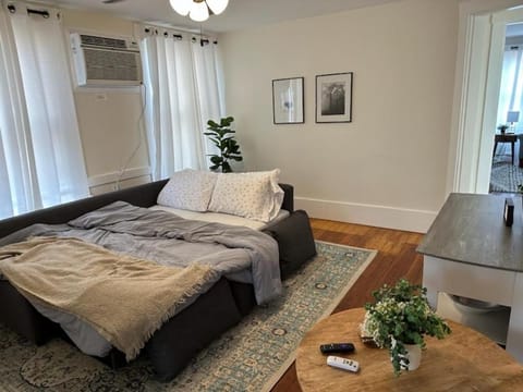 Historic Ludlow Apt B House in Covington