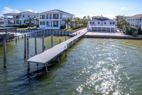 Harbor Seahorse - Outdoor Deck & Boat Dock House in Destin