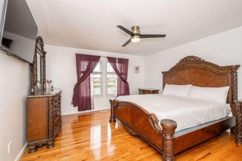 Big Sky Retreat - Home for 10 House in Ohio