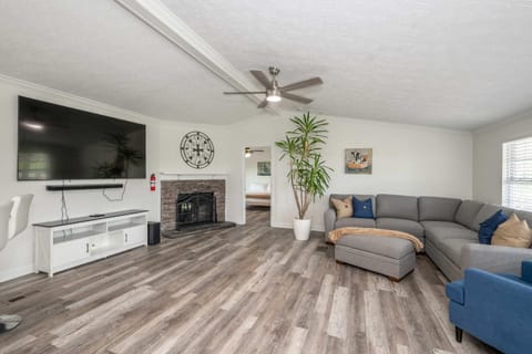 Stillwater Hollow - For 10! House in Williamstown