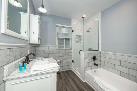 The Restful Roost w Hot Tub House in Ohio