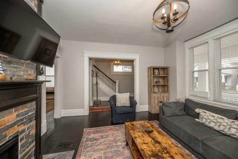 The Restful Roost w Hot Tub House in Ohio