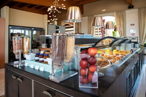 Food and drinks, Food, Breakfast, Continental breakfast, Buffet breakfast, Italian breakfast
