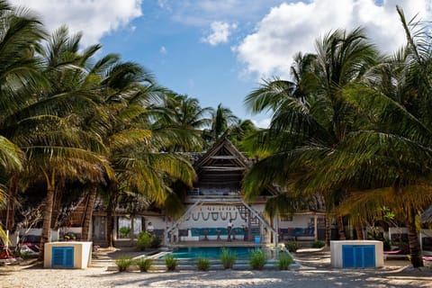 Property building, Restaurant/places to eat, Swimming pool