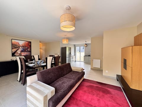 Communal lounge/ TV room, TV and multimedia, Living room, Seating area