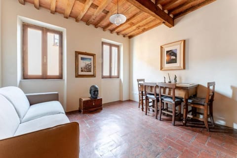 Living room, Seating area, Lunch