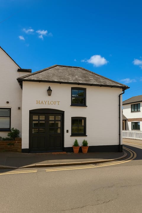 Charming Cottage in heart of town House in Christchurch