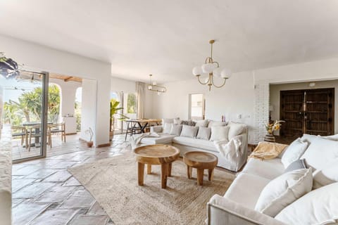 Villa Los Olivos Boho Style Pool Tranquile Villa in Marbella