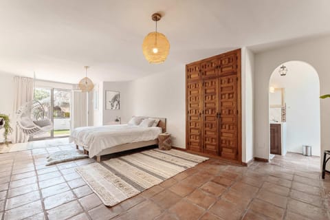 Villa Los Olivos Boho Style Pool Tranquile Villa in Marbella