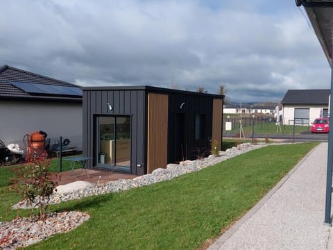 Maison studio de jardin House in Aurillac